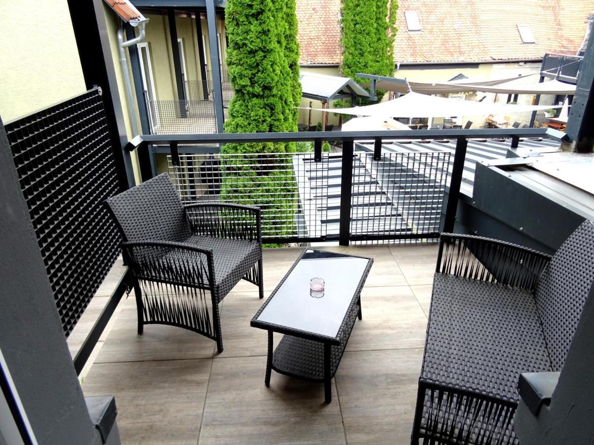 Eventhotel Oe - Cappuccino Geiselwind Exteriör bild